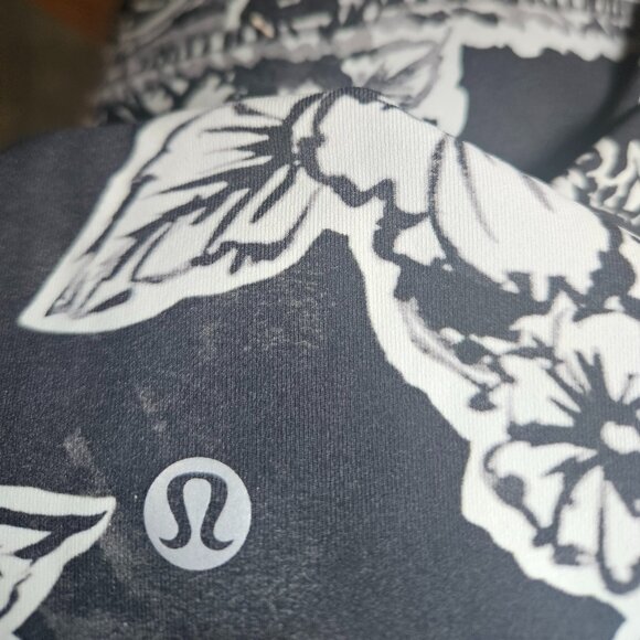 lululemon athletica Black and White Patterned Leggings - Picture 6 of 7